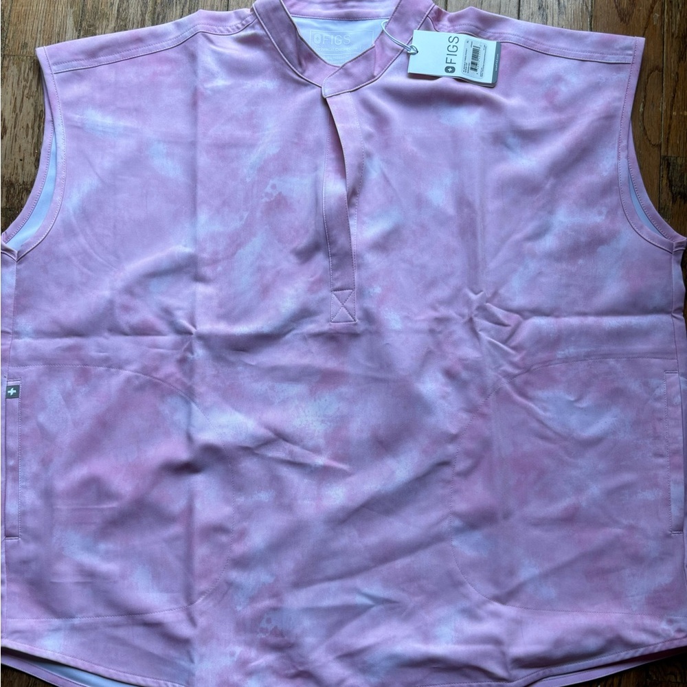 FIGS Marbled Rose Scrub Top NWT!